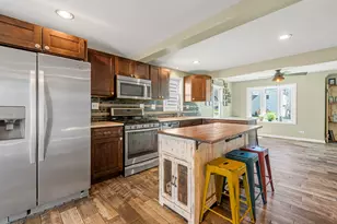 326 Bellevue Dr, Round Lake Park, IL 60073 - Photo 10