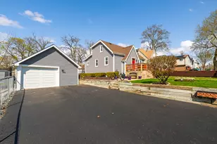 326 Bellevue Dr, Round Lake Park, IL 60073 - Photo 4