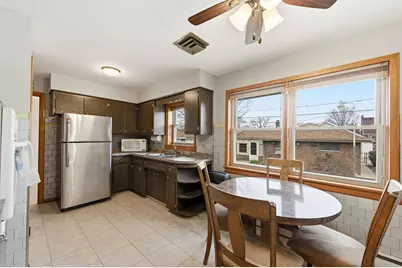 11042 S Avenue N, Chicago, IL 60617 - Photo 16