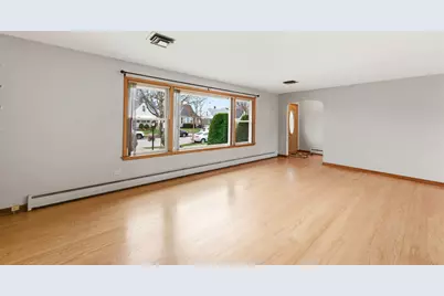 11042 S Avenue N, Chicago, IL 60617 - Photo 6