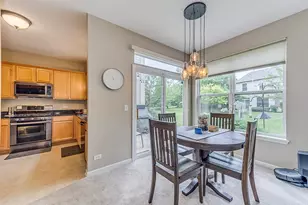 2172 Sunrise Cir, Aurora, IL 60503 - Photo 8