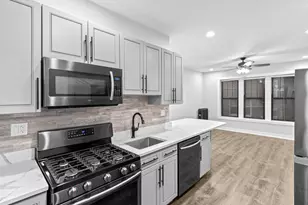 6111 N Winthrop Ave, Chicago, IL 60660 - Photo 2