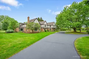 3 Auburn Ln, Barrington Hills, IL 60010 - Photo 6