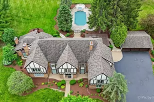3 Auburn Ln, Barrington Hills, IL 60010 - Photo 2
