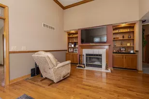 8627 Oakmont Rd, Bloomington, IL 61705 - Photo 6