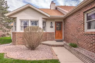 8627 Oakmont Rd, Bloomington, IL 61705 - Photo 2