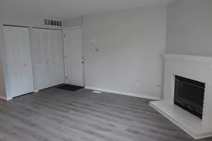 220 Brett Cir, Wauconda, IL 60084 - Photo 4