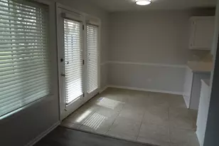 220 Brett Cir, Wauconda, IL 60084 - Photo 10