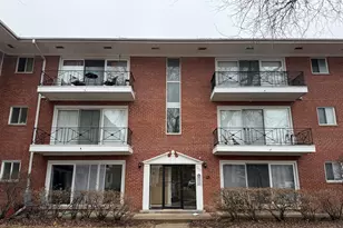 10111 Old Orchard Ct, Skokie, IL 60076 - Photo 2