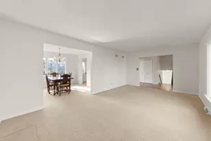 1530 N Blanchard Ct, Wheaton, IL 60187 - Photo 8