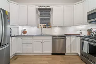 1667 N Bissell St, Chicago, IL 60614 - Photo 8