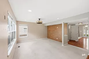 1250 Promontory Dr, Pingree Grove, IL 60140 - Photo 6