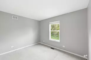 1250 Promontory Dr, Pingree Grove, IL 60140 - Photo 8