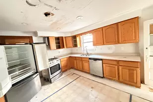 101 5th St, Carmi, IL 62821 - Photo 2