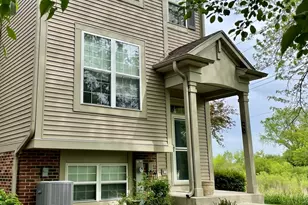 951 Ellsworth Dr, Grayslake, IL 60030 - Photo 1