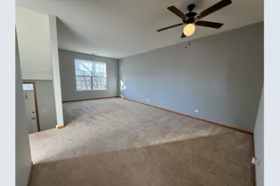 951 Ellsworth Drive #NONE, Grayslake, IL 60030 - Photo 4