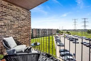 725 W Huntington Commons Rd, Mount Prospect, IL 60056 - Photo 18