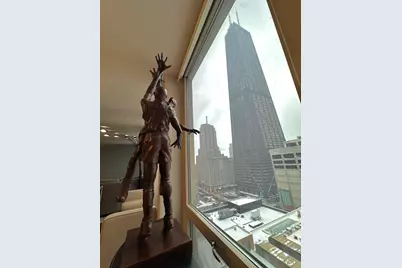 111 E Chestnut Street #17K, Chicago, IL 60611 - Photo 8