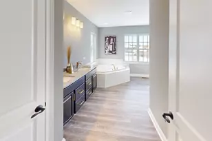 550 W Meadowdale Cir, Hampshire, IL 60140 - Photo 24