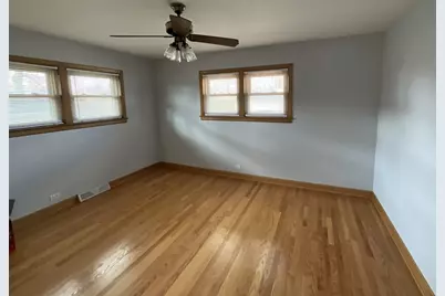 9226 Kilbourn Avenue, Skokie, IL 60076 - Photo 16