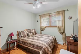 9226 Kilbourn Ave, Skokie, IL 60076 - Photo 16