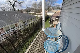 9226 Kilbourn Ave, Skokie, IL 60076 - Photo 20