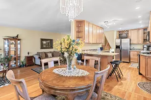 9226 Kilbourn Ave, Skokie, IL 60076 - Photo 10