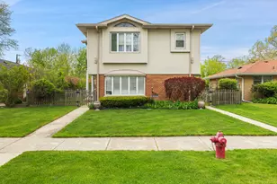 9226 Kilbourn Ave, Skokie, IL 60076 - Photo 2