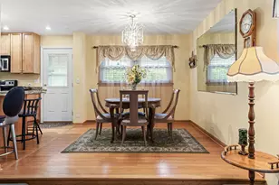 9226 Kilbourn Ave, Skokie, IL 60076 - Photo 8