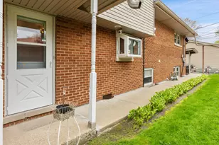 9226 Kilbourn Ave, Skokie, IL 60076 - Photo 44
