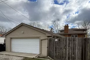 9226 Kilbourn Ave, Skokie, IL 60076 - Photo 26