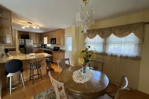 9226 Kilbourn Ave, Skokie, IL 60076 - Photo 8