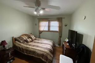 9226 Kilbourn Ave, Skokie, IL 60076 - Photo 14