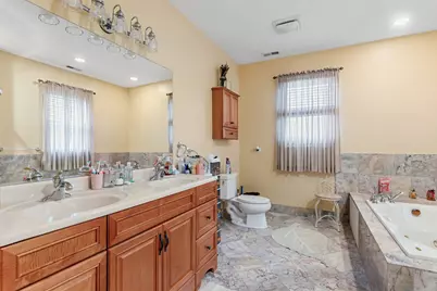 9226 Kilbourn Avenue, Skokie, IL 60076 - Photo 28