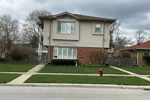 9226 Kilbourn Ave, Skokie, IL 60076 - Photo 2