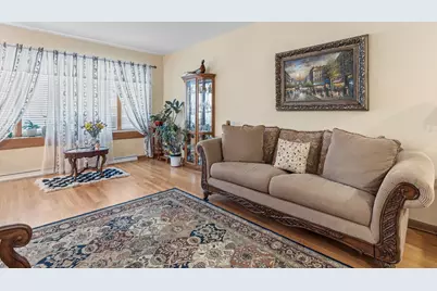 9226 Kilbourn Avenue, Skokie, IL 60076 - Photo 6