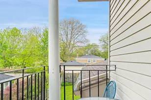 9226 Kilbourn Ave, Skokie, IL 60076 - Photo 32