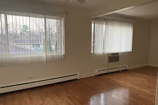 77 W Central Ave, Roselle, IL 60172 - Photo 4