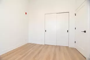 2042 W Irving Park Rd, Chicago, IL 60618 - Photo 12