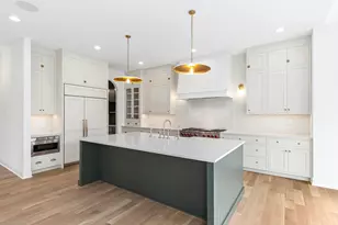 1310 N Eagle St, Naperville, IL 60563 - Photo 4