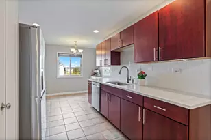 7215 Willow Way Ln, Willowbrook, IL 60527 - Photo 10