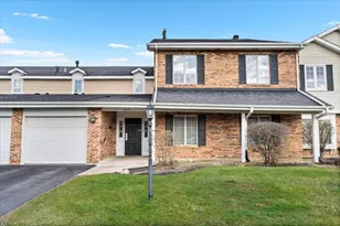 7215 Willow Way Ln, Willowbrook, IL 60527 - Photo 1