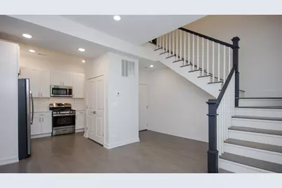 1008 W 18th Street #304, Chicago, IL 60608 - Photo 4