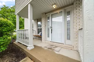 620 Beaver Ct, Naperville, IL 60563 - Photo 2