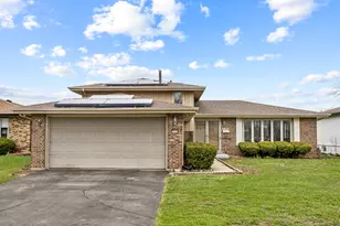 5916 W 127th St, Alsip, IL 60803 - Photo 2