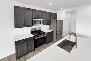 1135 White Oak Cir, Crystal Lake, IL 60012 - Photo 4