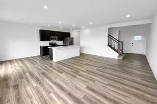 1135 White Oak Cir, Crystal Lake, IL 60012 - Photo 6