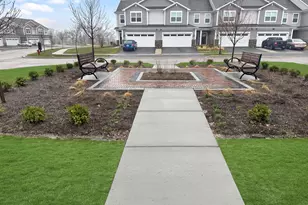 1135 White Oak Cir, Crystal Lake, IL 60012 - Photo 22