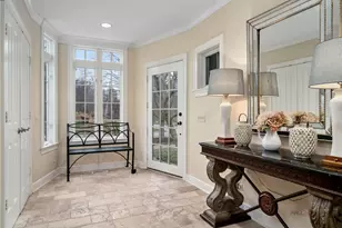 249 E Sheridan Pl, Lake Bluff, IL 60044 - Photo 4