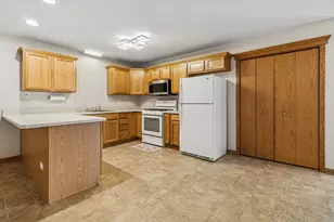 225 Morrow St, Somonauk, IL 60552 - Photo 12